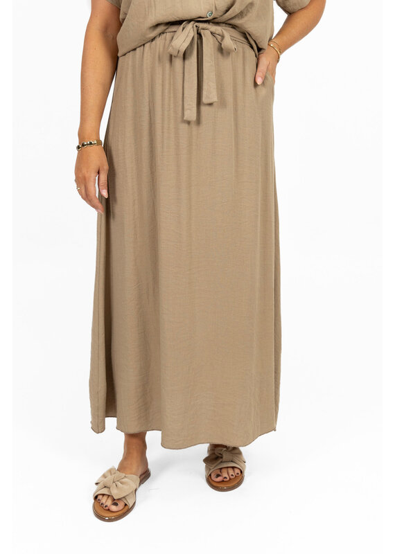 21Jewelz Lange effen rok met strikceintuur - camel