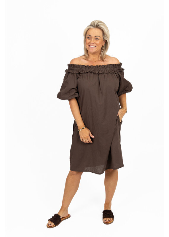 21Jewelz Off shoulder jurk met ruffle - bruin