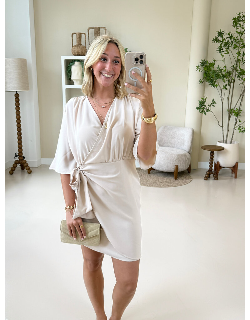 21Jewelz Jurkje met knoopdetail - beige