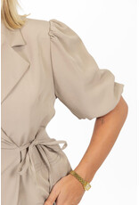 21Jewelz Blazer met korte mouwen & knoopdetail - beige