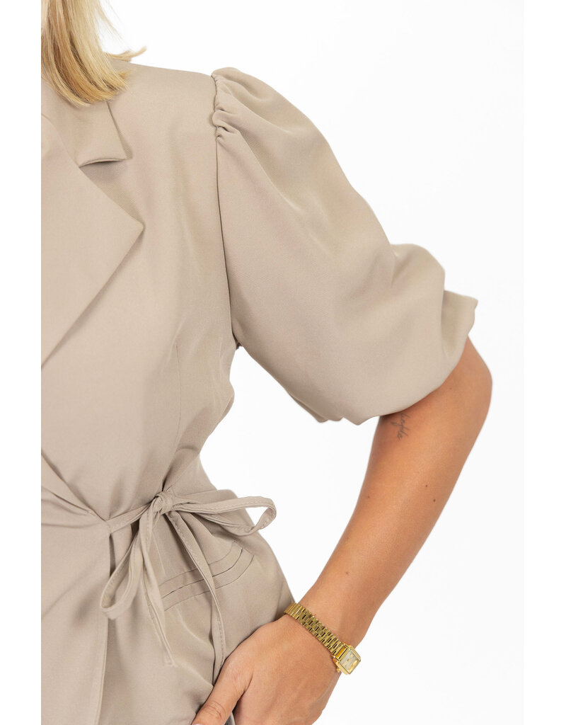 21Jewelz Blazer met korte mouwen & knoopdetail - beige