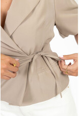21Jewelz Blazer met korte mouwen & knoopdetail - beige