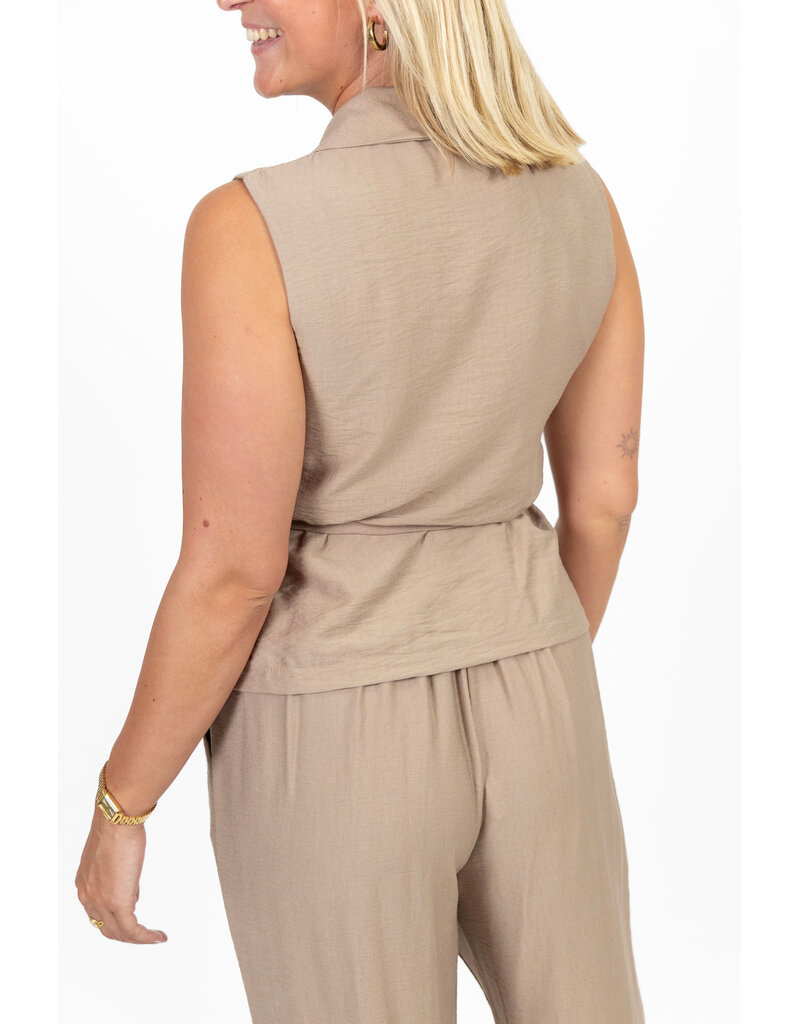 21Jewelz Co-ord set met strik gilet - beige