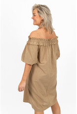 21Jewelz Off shoulder jurk met ruffle - camel