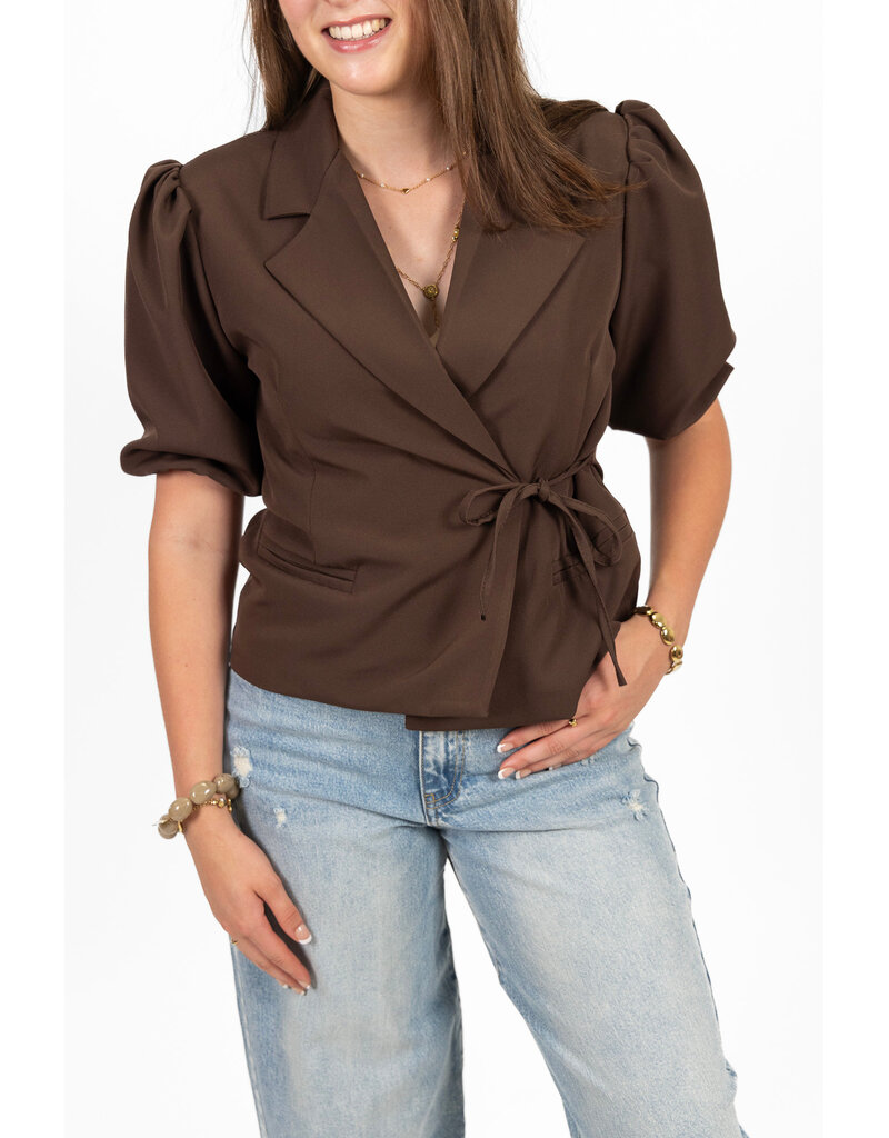 21Jewelz Blazer met korte mouwen & knoopdetail - bruin