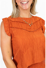 21Jewelz Top met embroidery detail & ruffle mouwtjes - roest