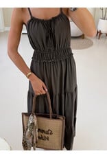 21Jewelz Mouwloze maxi jurk met koordje & ruches - bruin