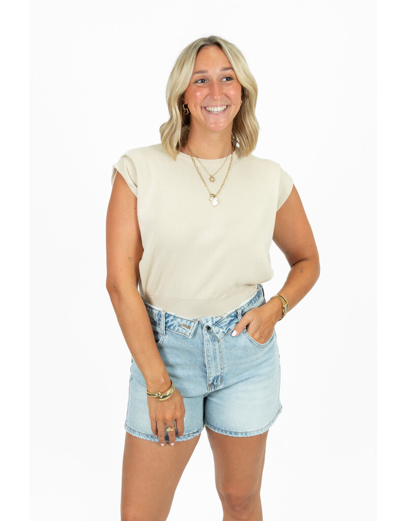 21Jewelz Fijn gebreide top met schoudervulling - beige