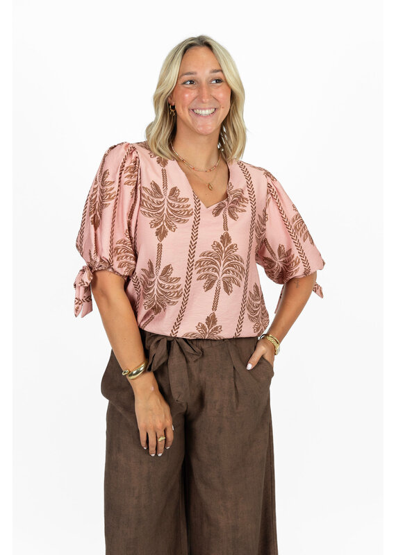 21Jewelz Losvallende top met v-hals en palmboomprint - roze