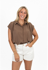 21Jewelz Geplooide mouwloze zomer blouse - bruin