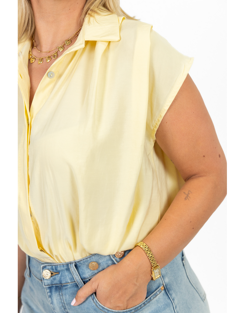 21Jewelz Geplooide mouwloze zomer blouse - geel