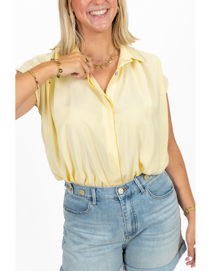 21Jewelz Geplooide mouwloze zomer blouse - geel