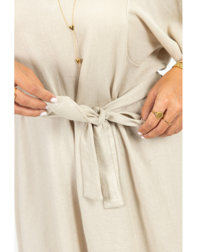 21Jewelz Effen basic jurkje met v-hals & ceintuur - beige
