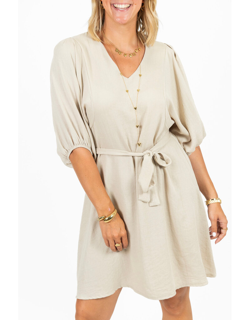 21Jewelz Effen basic jurkje met v-hals & ceintuur - beige