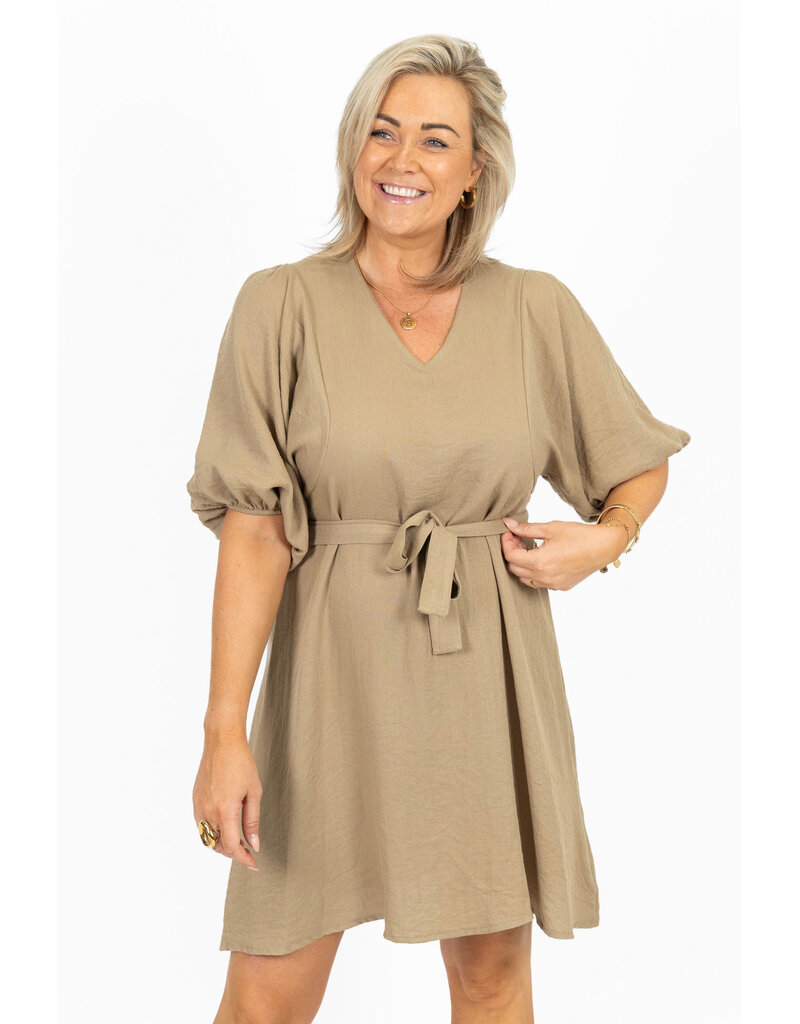 21Jewelz Effen basic jurkje met v-hals & ceintuur - camel