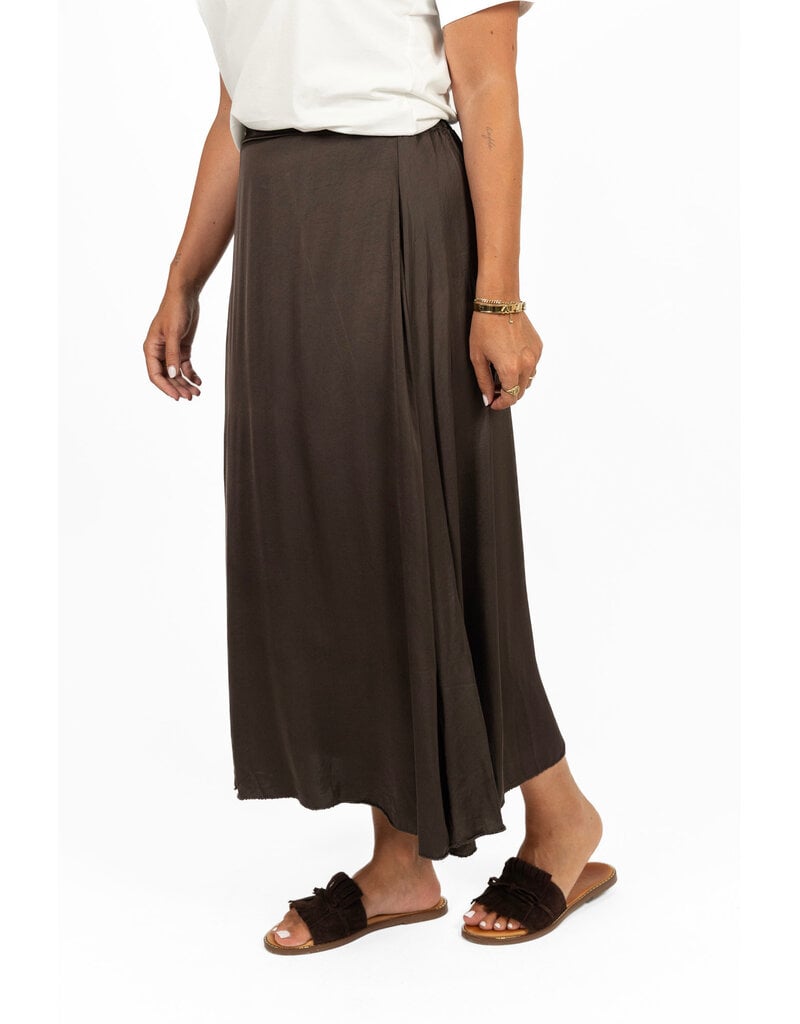 21Jewelz Satijn-look rok met elastische band - bruin