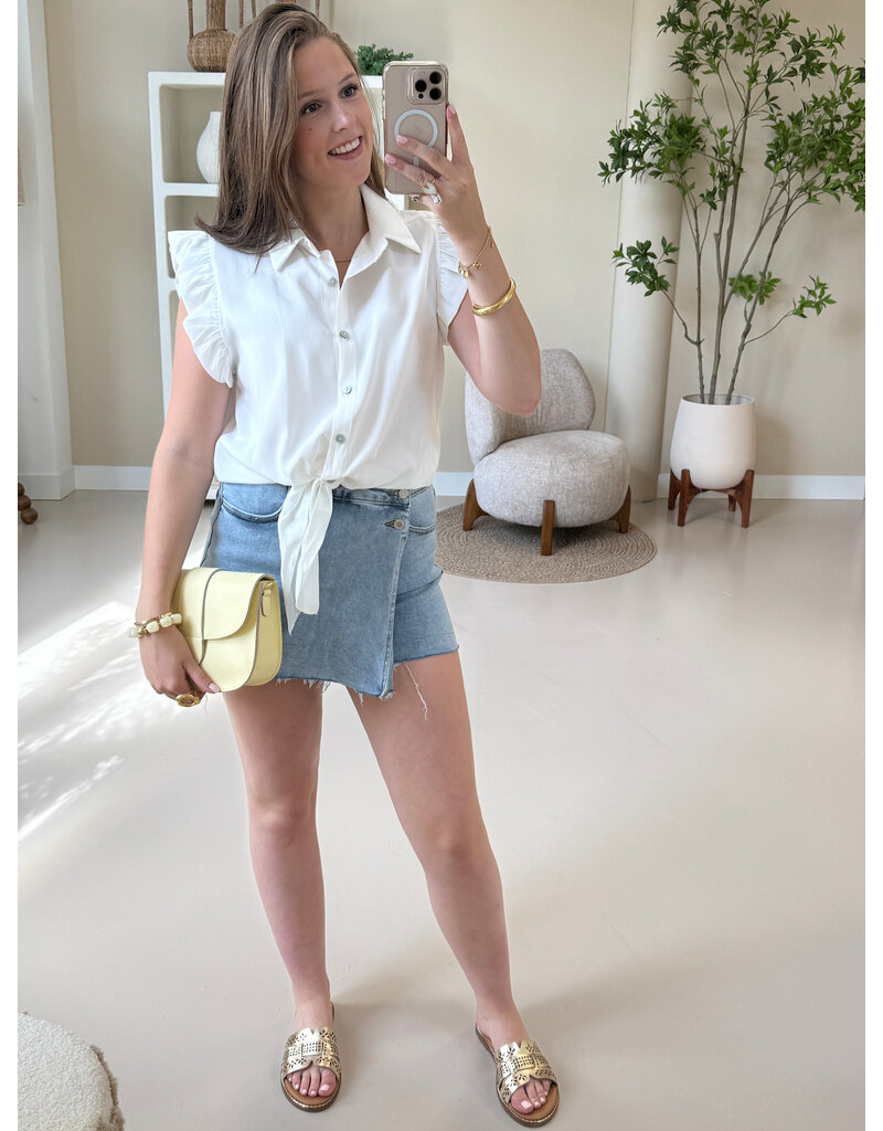 21Jewelz Blouse met knoopdetail & ruffles - wit