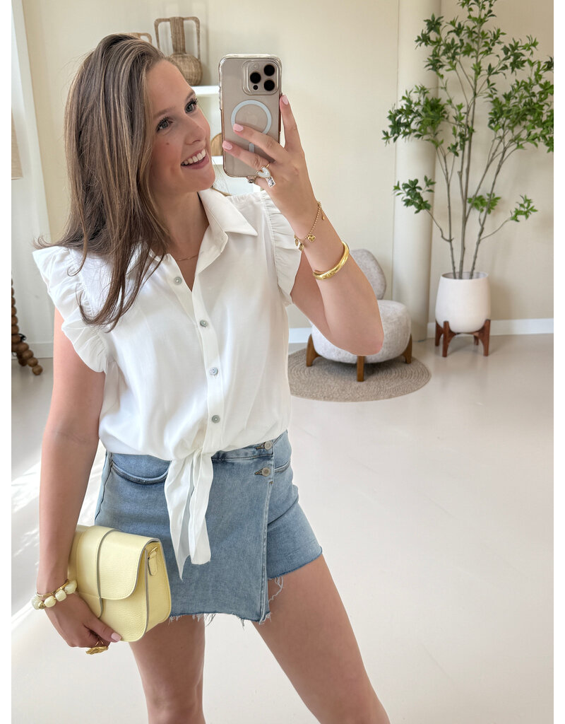 21Jewelz Blouse met knoopdetail & ruffles - wit