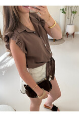 21Jewelz Blouse met knoopdetail & ruffles - lichtbruin