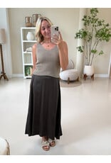 21Jewelz Satijn-look rok met elastische band - bruin