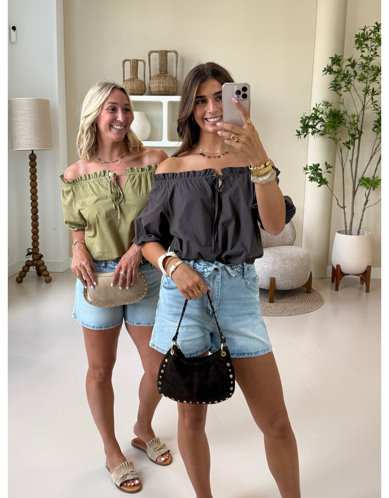 21Jewelz Blouse met strikdetail en pofmouw - bruin
