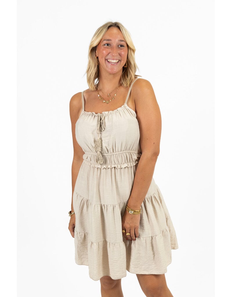 21Jewelz Mouwloos jurkje met koordje & ruches - beige