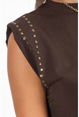 21Jewelz Mouwloze top met studs - donkerbruin