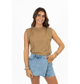 21Jewelz Mouwloze top met studs - camel