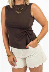21Jewelz Getailleerde top met knoopdetail - donkerbruin