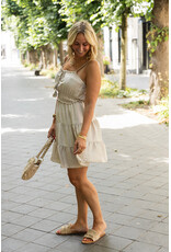 21Jewelz Mouwloos jurkje met koordje & ruches - beige