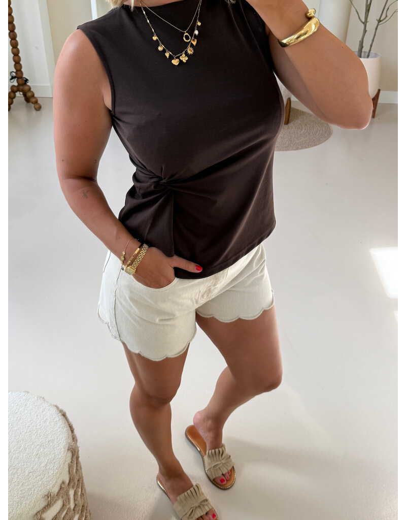21Jewelz Getailleerde top met knoopdetail - donkerbruin