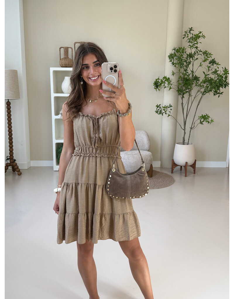 21Jewelz Mouwloos jurkje met koordje & ruches - camel