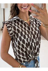 21Jewelz Blouse met knoopdetail & ruffles - bruin/ecru