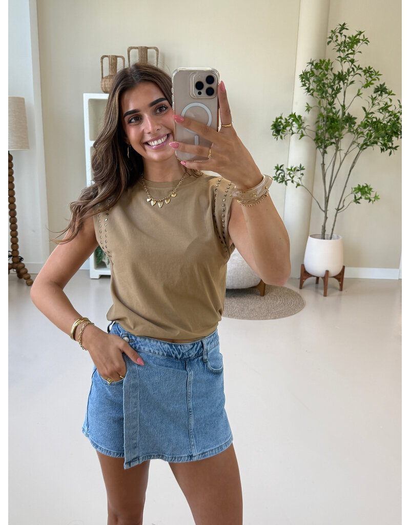 21Jewelz Mouwloze top met studs - camel