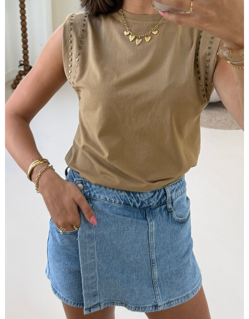 21Jewelz Mouwloze top met studs - camel