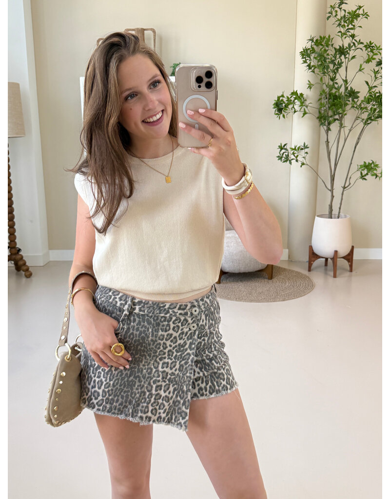 21Jewelz Fijn gebreide top met schoudervulling - beige