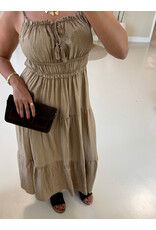 21Jewelz Mouwloze maxi jurk met koordje & ruches - camel