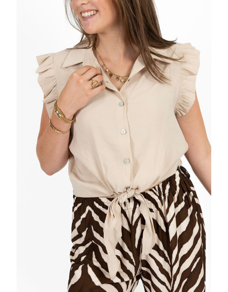 21Jewelz Blouse met knoopdetail & ruffles - beige