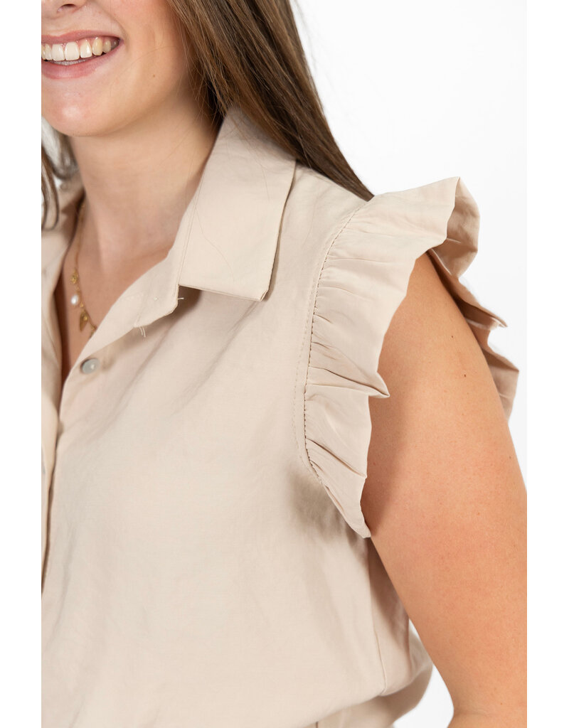 21Jewelz Blouse met knoopdetail & ruffles - beige