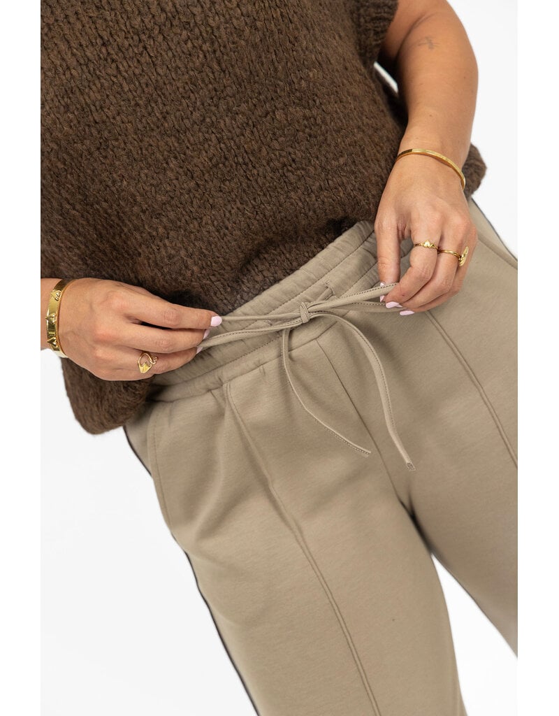21Jewelz Zachte jogger met streep - taupe