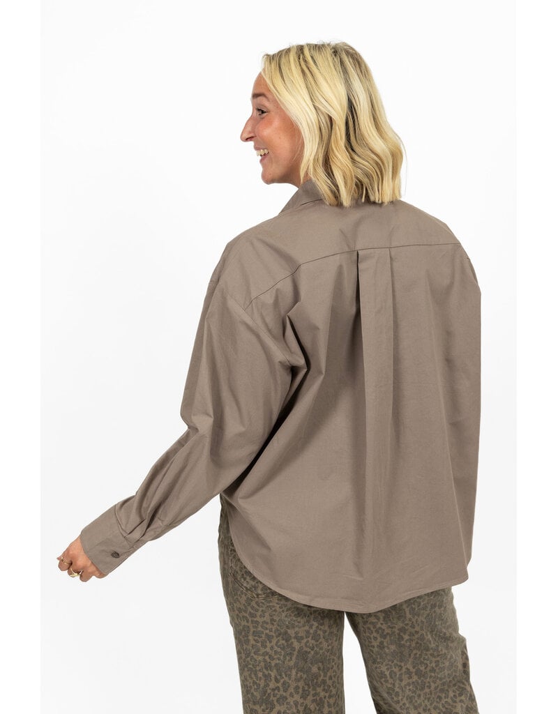 21Jewelz Oversized blouse met zakje - taupe