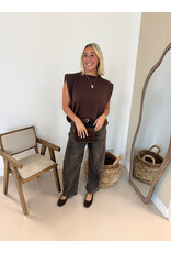 21Jewelz Wollige mouwloze top met schoudervulling - bruin