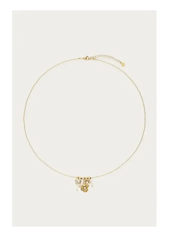 My Jewellery My Jewellery | Ketting met ranonkel bloem en zoetwaterparels