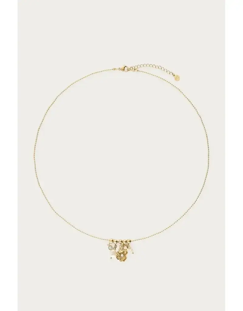 My Jewellery My Jewellery | Ketting met ranonkel bloem en zoetwaterparels