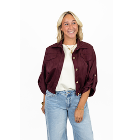 Suede-look jasje met gouden knoopjes - bordeaux