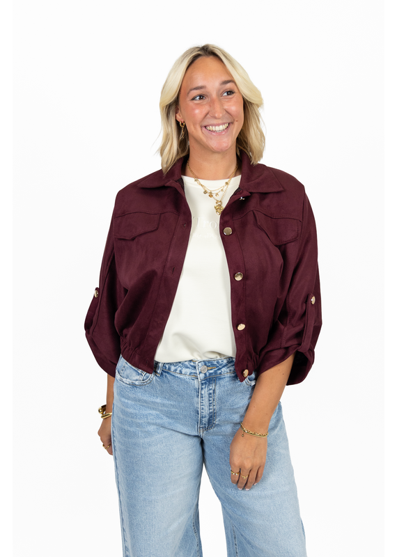 Suede-look jasje met gouden knoopjes - bordeaux