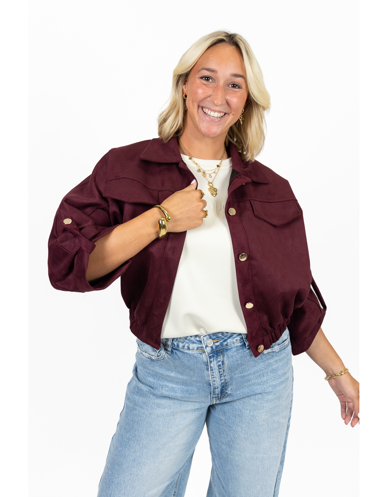 Suede-look jasje met gouden knoopjes - bordeaux