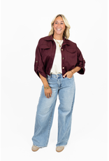 Suede-look jasje met gouden knoopjes - bordeaux