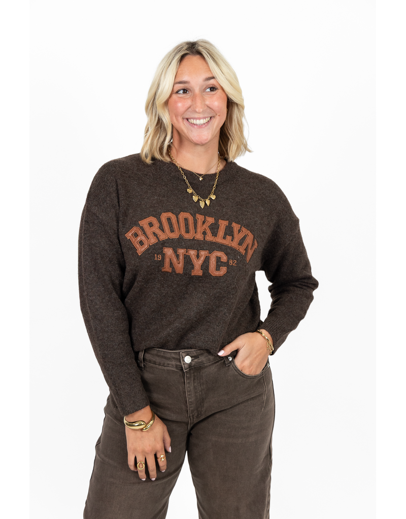 21Jewelz Trui met tekst "Brooklyn NYC" - bruin/camel