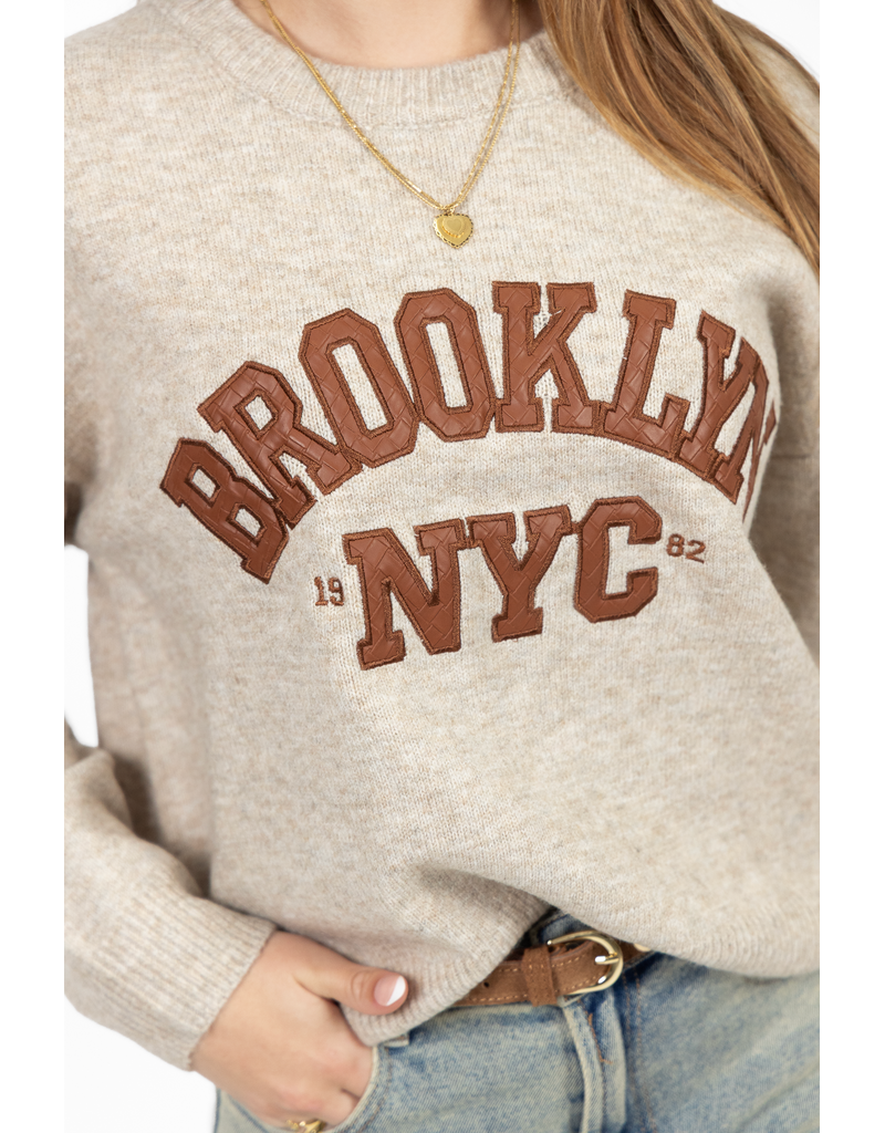 21Jewelz Trui met tekst "Brooklyn NYC" - beige/camel
